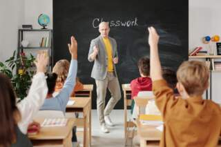 Jakie studia na nauczyciela – kluczowe ścieżki i wymagania w edukacji w Polsce