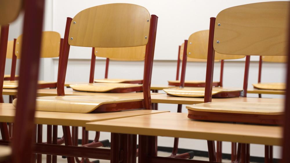 Empty classroom-d4c5ccfeba5b49388f325edf1aa74c5e.jpg Empty classroom